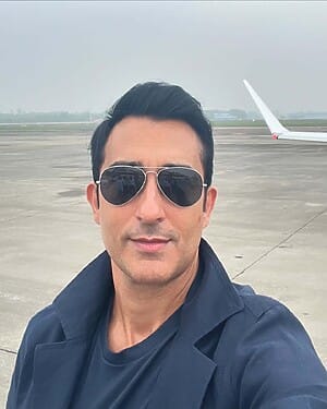Rahul Khanna Selfie