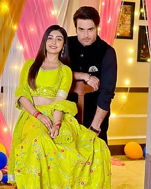 Vivian Dsena Family And Relationships