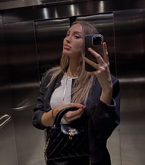 Ana Mihajlović Selfie