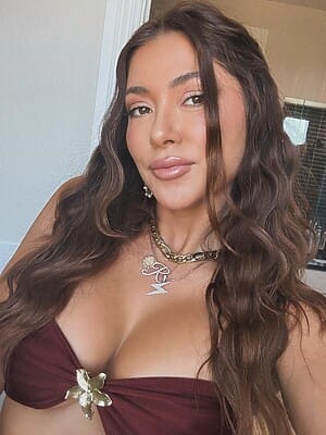 Arianny Celeste Selfie