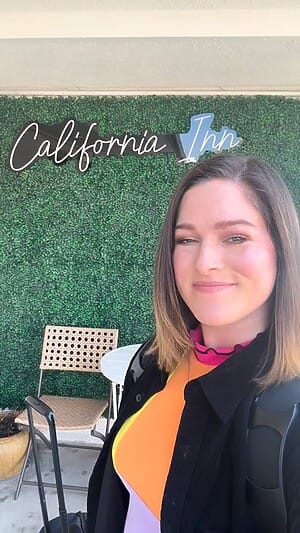 Cassadee Pope Selfie