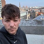 Louis Tomlinson Selfie